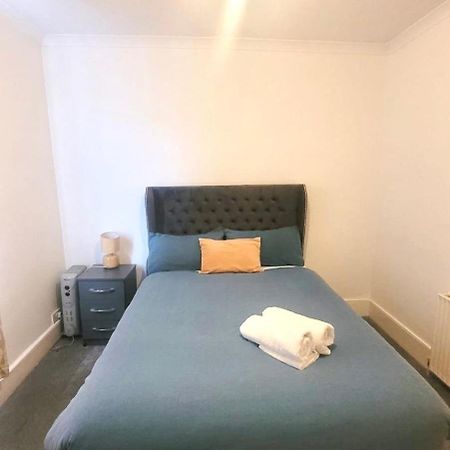 Two Bedroom Flat In 런던 외부 사진