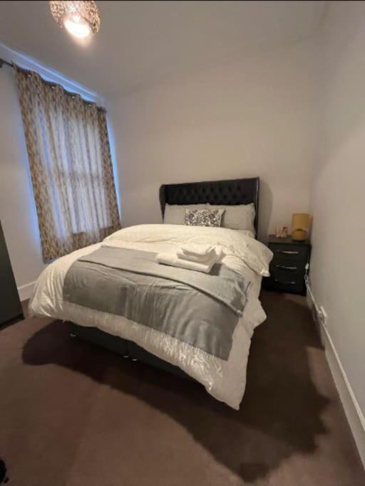 Two Bedroom Flat In 런던 외부 사진
