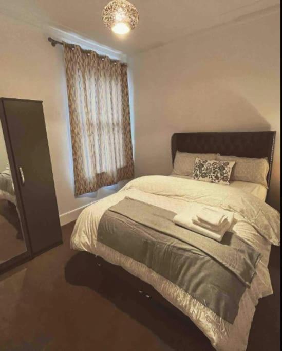 Two Bedroom Flat In 런던 외부 사진