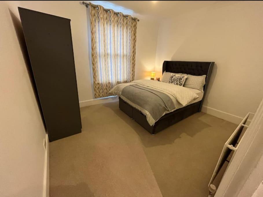 Two Bedroom Flat In 런던 외부 사진