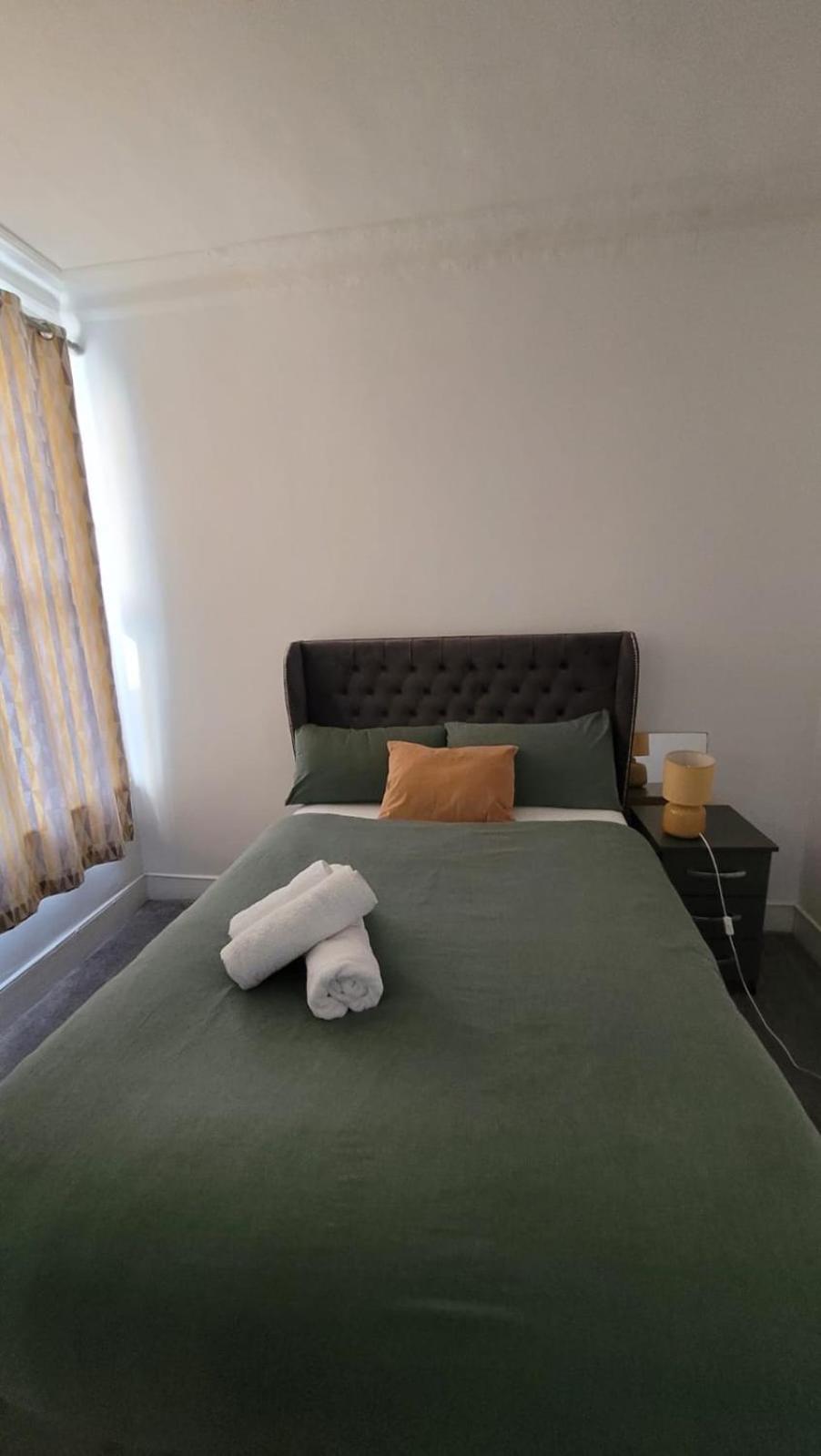 Two Bedroom Flat In 런던 외부 사진